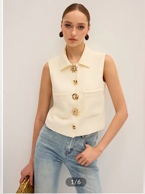 Commense Irregular metal button sleeveless vest